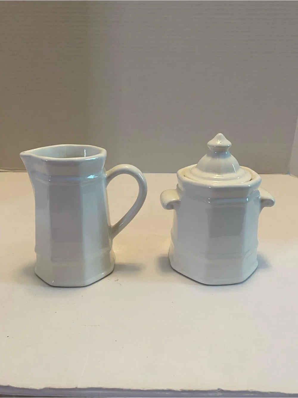 Vintage Pfaltzgraff Heritage White Sugar Bowl w/Lid & Creamer Set 1990s.